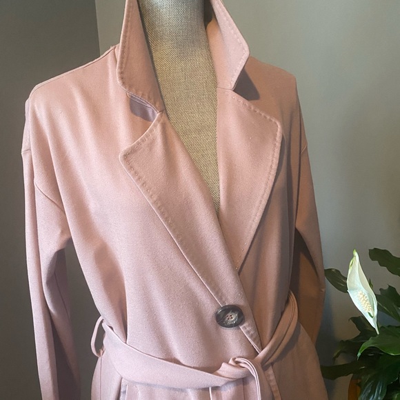 A Trench with a Twist - Picture 4 of 9